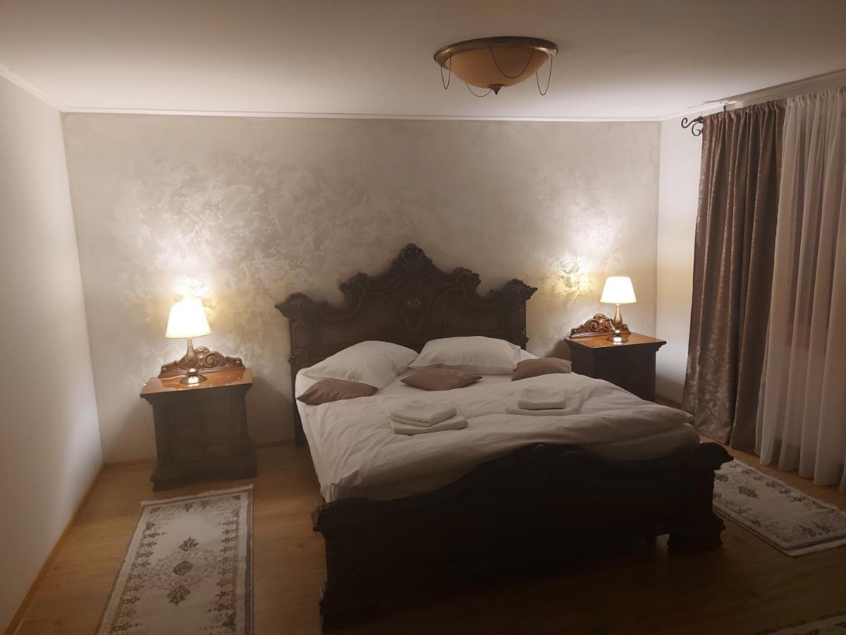 Casa Luca Hotel Moldova Noua Exterior photo